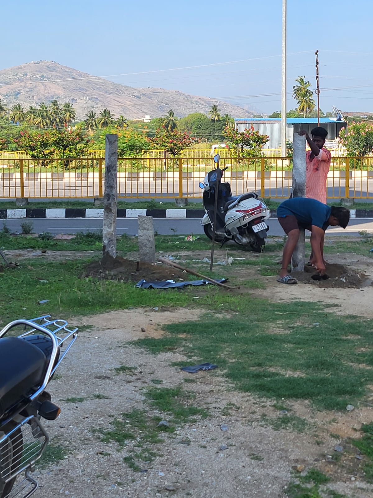 22 x 30 commercial site on CHENNAI -BANGALORE HIGHWAY with 4 shops with a corporate rental of around 35000 per month