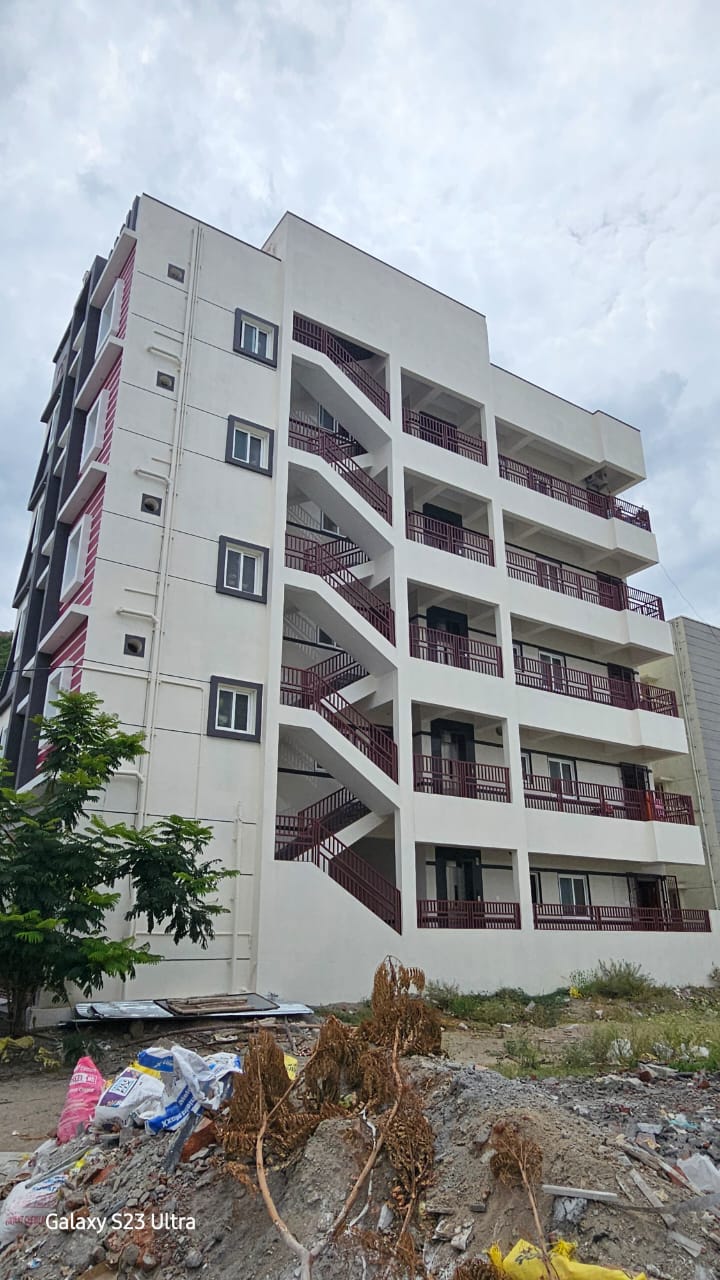 Apartment with 2lac revenue returns, near Stadium